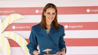 Eva González sale de su zona de confort con el vestido de estilo blazer más rompedor para una tarde de evento en Madrid