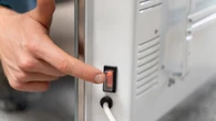 La OCU advierte: estos son los electrodomésticos que debes desenchufar si te vas de vacaciones
