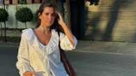 Las chicas pijas están agotando la falda troquelada favorita de María Pombo por 90 euros