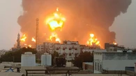 Escuadrones israelíes de F-15 y F-35 atacan en Yemen tres puertos, una centra eléctrica y un barco