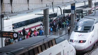 10 horas encerrados por una nueva avería en la alta velocidad: "Estáis destrozando el sistema ferroviario"