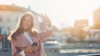 ¿Cómo se dice “buen día” o “buenos días”? La RAE aclara la forma correcta de saludar