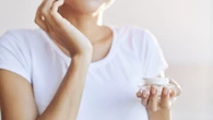 Esta crema hidratante de farmacia arrasa en ventas (y te cuento cómo me ha funcionado)