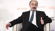 Así era Javier Lambán, el expresidente aragonés que ha muerto tras su lucha contra el cáncer: mandato, una voz propia y discrepancias con Sánchez