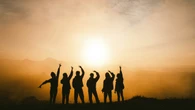 Las mujeres más felices del mundo practican este hábito, según la Universidad de Harvard