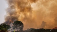 El humo de los incendios de España llega a Reino Unido: polémica por cómo lo ha anunciado el servicio meteorológico británico
