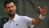 La cámara enfoca a Hugh Grant en el partido de Djokovic y todo el mundo alucina con lo que hace