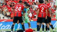 Primera polémica de la temporada, en el Mallorca - Barcelona: Raillo en el suelo por un pelotazo en la cabeza y gol de Ferran Torres... Que sube al marcador