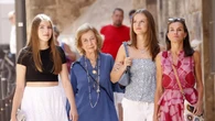 La Reina Letizia, Doña Sofía, la Princesa Leonor y la Infanta Sofía se van de tiendas por Mallorca