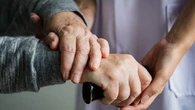 Crece la lista de espera de la dependencia en España: 286.000 personas sin atención y casi un año de retraso