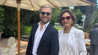 Naty Abascal demuestra desde Roma que los conjuntos blancos con zapatillas son su uniforme de primavera