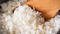 Aprendimos a hacer arroz esponjoso con este truco y ya no queremos nada más