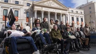Indignación por la ley ELA: "Hay dinero para Eurovisión, pero no para que vivamos con dignidad"