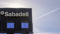 BBVA planea despedir hasta 5.000 empleados del Sabadell