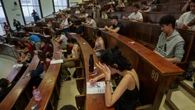 La nueva selectividad arranca mañana para más de 320.000 alumnos como transición a una prueba común