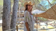 Mar Flores lo vuelve a hacer: el minivestido boho con el que arrasa en Ibiza y que vas a querer ya