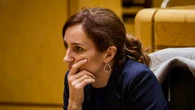 Díaz Ayuso y la privada salvan de un drama a Mónica García