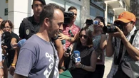 Francesco Arcuri llega al punto de encuentro de Granada: "Tengo ganas de abrazar a mi hijo"