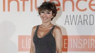 Sonsoles Ónega brilla (literalmente) con un vestido de red a sus 47 años presumiendo de brazos tonificados y de bronceado perfecto
