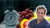 Aurelio Rojas, cardiólogo: "Incluir esta fruta en tu rutina nocturna puede ser el impulso natural que tu descanso necesita"