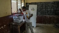 Crisis política en Guinea Conakry: prohibidos los tres mayores partidos antes del referéndum constitucional