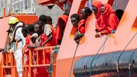 Llega a Gran Canaria el mayor cayuco registrado en la isla: 251 personas y más de un centenar de posibles menores