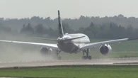 Los trabajadores de la compañía aérea Air Canada se declaran en huelga: cientos de vuelos han sido cancelados
