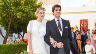 Así es el vestido de novia de Sibi Montes; estilo minimalista, lineas rectas y diadema joya para su boda con Mateo Ibáñez