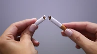Las claves de la nueva ley antitabaco: Sanidad prohíbe los vapers desechables y fumar en terrazas