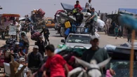 Israel permite la entrada de cinco camiones con ayuda en Gaza tras casi tres meses de bloqueo