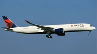 Un pasajero intenta abrir la puerta en pleno vuelo y obliga al vuelo a realizar un aterrizaje de emergencia