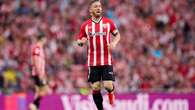 Iker Muniain viaja para firmar con el que será su nuevo equipo