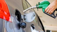 Por qué no llenar el depósito del coche en verano hasta arriba: estas son las razones