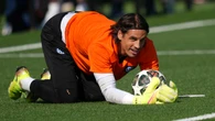 Yoga y gafas para ciegos: los secretos de Sommer, el portero del Inter, para parar al PSG