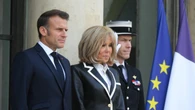 Emmanuel Macron da la cara tras la supuesta bofetada de Brigitte: "Todo el mundo debe calmarse"