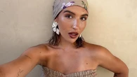 Alba Díaz conquista Bali con un vestido ibicenco de Charo Ruiz que sienta de maravilla