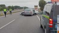 Un muerto al estrellarse un coche en Huesca con otro que estaba atravesado en la A-23