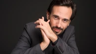 Iván Martín recomienda la lectura de "Seda": "Esa añoranza de lo que nunca ha ocurrido me marcó"