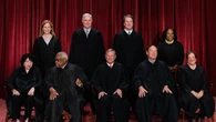 El Supremo permite a Trump despedir a funcionarios de agencias independientes pero blinda a la Reserva Federal
