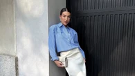 Camisa azul y falda satinada: el look que Alba Díaz ha robado del armario de su madre para arrasar en su último evento