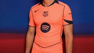 El Barça rinde homenaje al sextete con su tercera equipación 2025-26