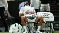 Djokovic sufrió una indisposición en su estreno en Wimbledon, pero se recuperó y ganó: “Los médicos me dieron unas píldoras milagrosas”