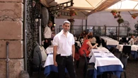 Una ciudad italiana explota contra los restaurantes que quieren 'pastorear' turistas a sus locales en el centro antiguo