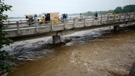 Catástrofe en Pakistán: más de 320 muertos por inundaciones devastadoras del monzón