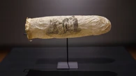 El Rijksmuseum de Ámsterdam exhibe un preservativo de 1830 con una estampa erótico-religiosa