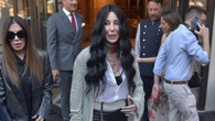 Solo Cher puede deslumbrar con un look boho-glam a sus 79 años en Roma