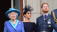 El día que Isabel II tuvo que intervenir antes de la boda de Harry y Meghan: "En esta familia no hablamos así"