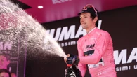 Roglic se viste de rosa en el Giro y saca 16 segundos a Ayuso