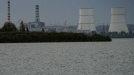 Drones ucranianos golpean a Rusia: gran incendio en una planta nuclear de Kursk y terminal petrolera en la costa báltica