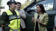 Robles promete que las Fuerzas Armadas estarán en Galicia "el tiempo que sea necesario" para combatir las llamas